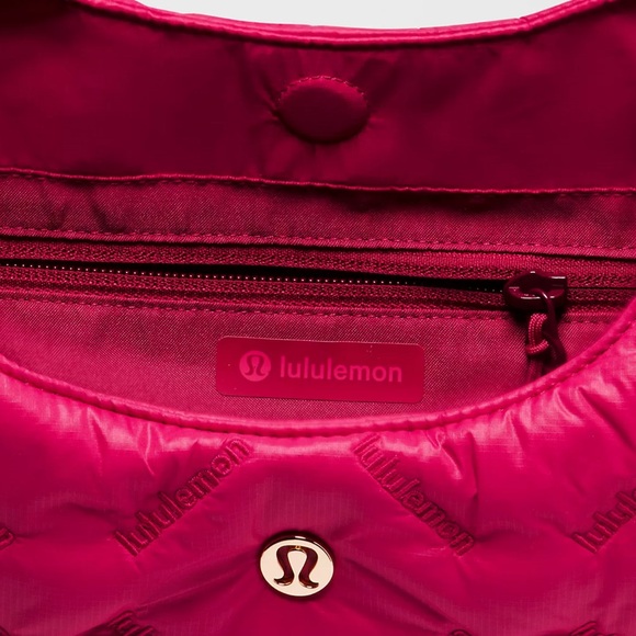 NWT Lululemon Quilty Pleasures Shoulder Bag Mini 5L
Berry Rumble - Picture 5 of 11